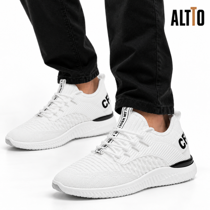 ALTTO KNIT blanca puesta con jeans